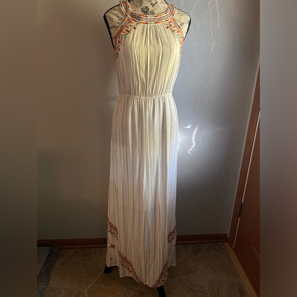 THML woman’s maxi dress size small